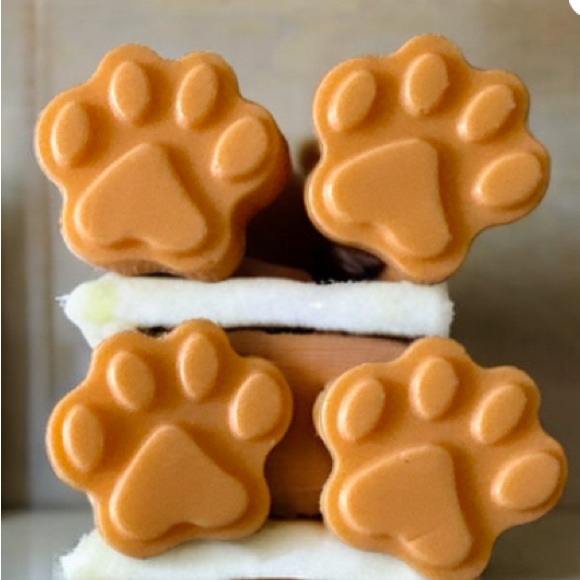 Hand Crafted Soap - Paws 🐾 - Picture 2 of 4